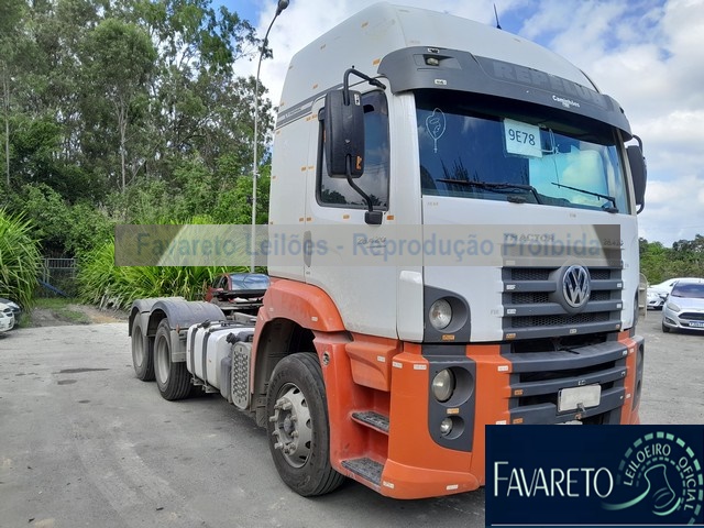 VOLKSWAGEN TRACTOR 26.420 6X4 2015