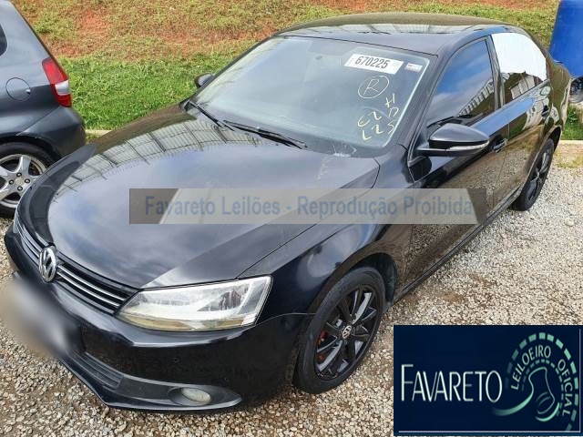 VOLKWAGEN JETTA COMFORTLINE 2.0 TOTAL FLEX 2013 